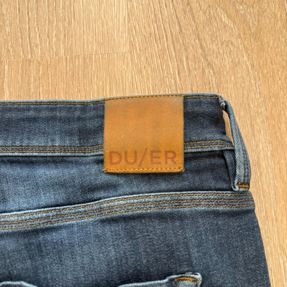 DU/ER L2X‎ Relaxed Fit Jeans Mens 38x30 Blue Performance Denim Dark Wash